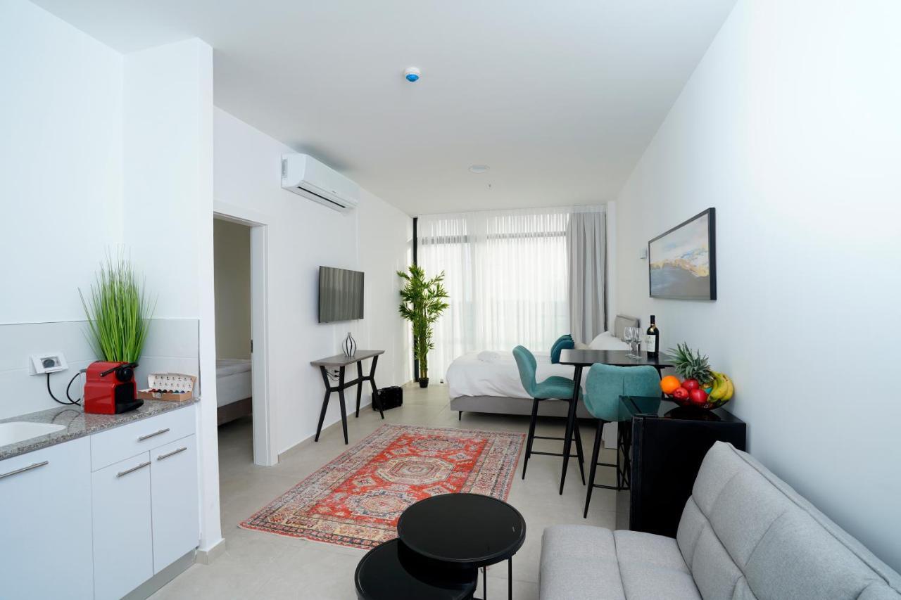 Hi-Yam Seaview Apartments & Suites - יש ממ"ד Bat Jám Kültér fotó