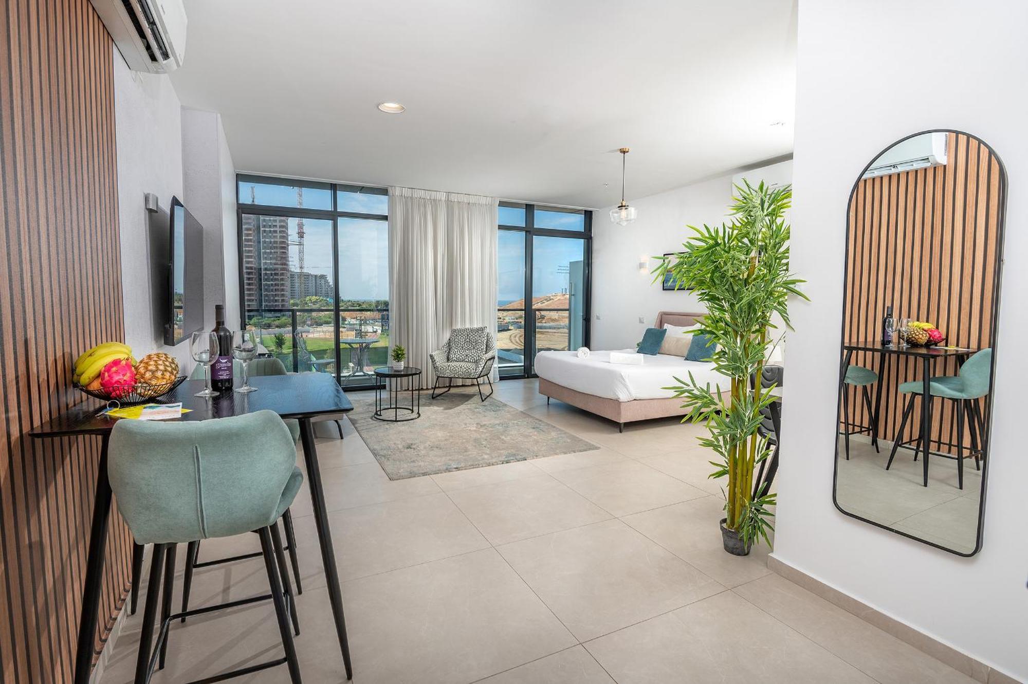 Hi-Yam Seaview Apartments & Suites - יש ממ"ד Bat Jám Kültér fotó