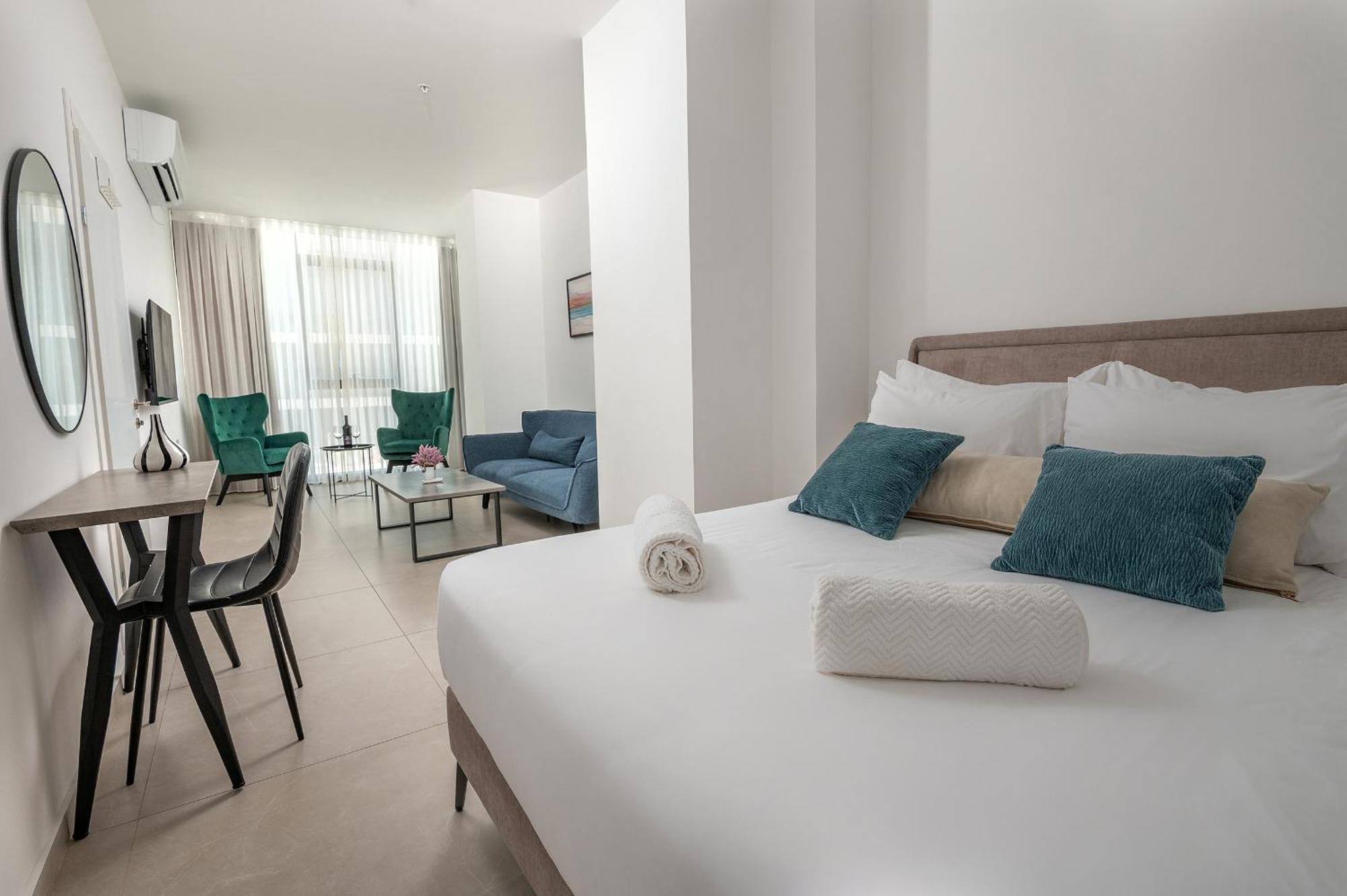 Hi-Yam Seaview Apartments & Suites - יש ממ"ד Bat Jám Kültér fotó