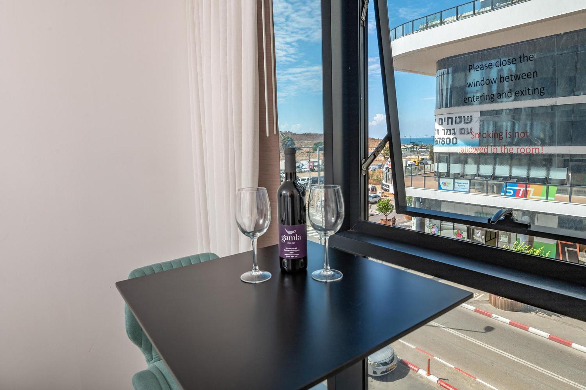 Hi-Yam Seaview Apartments & Suites - יש ממ"ד Bat Jám Szoba fotó