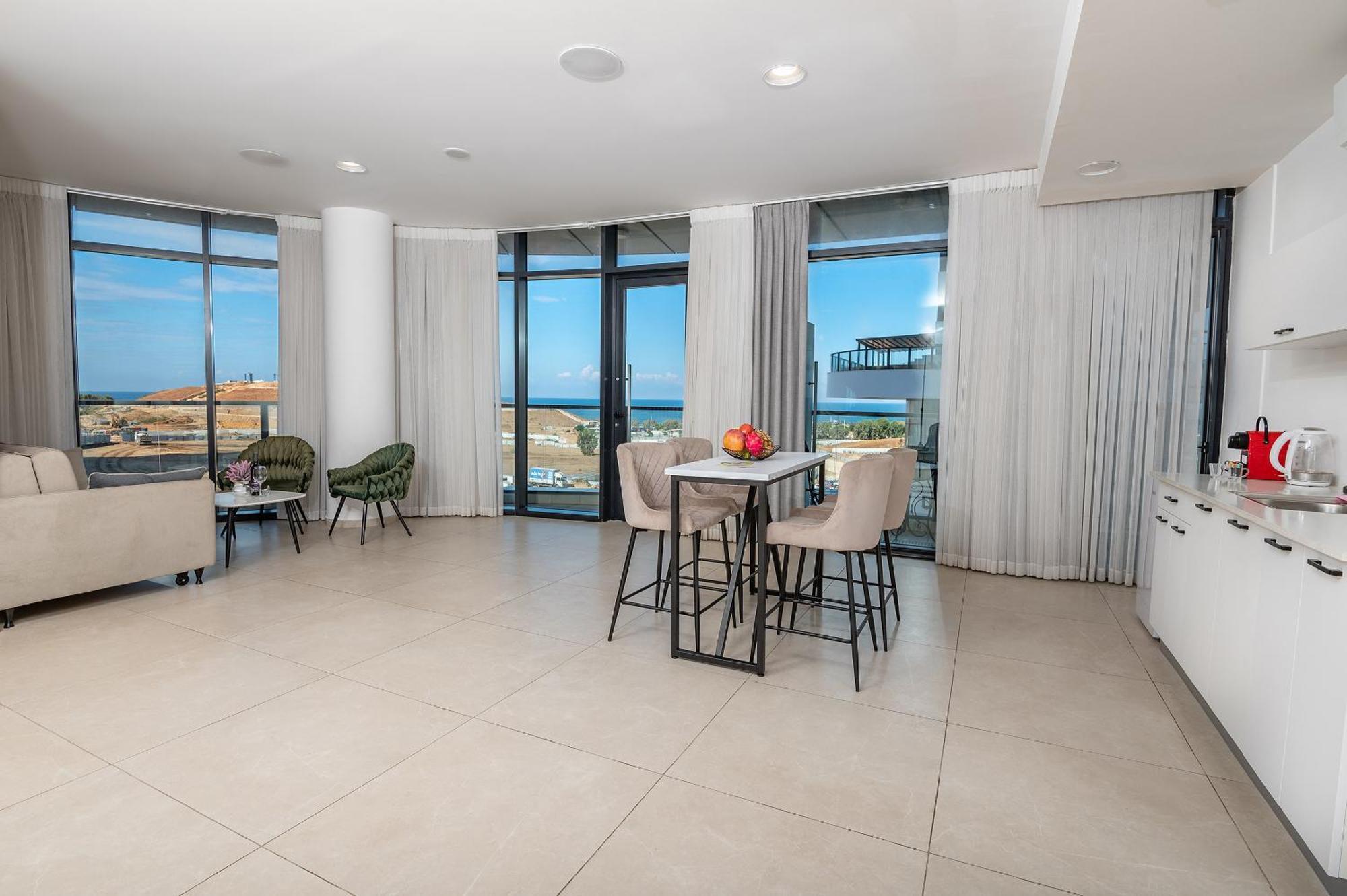 Hi-Yam Seaview Apartments & Suites - יש ממ"ד Bat Jám Szoba fotó