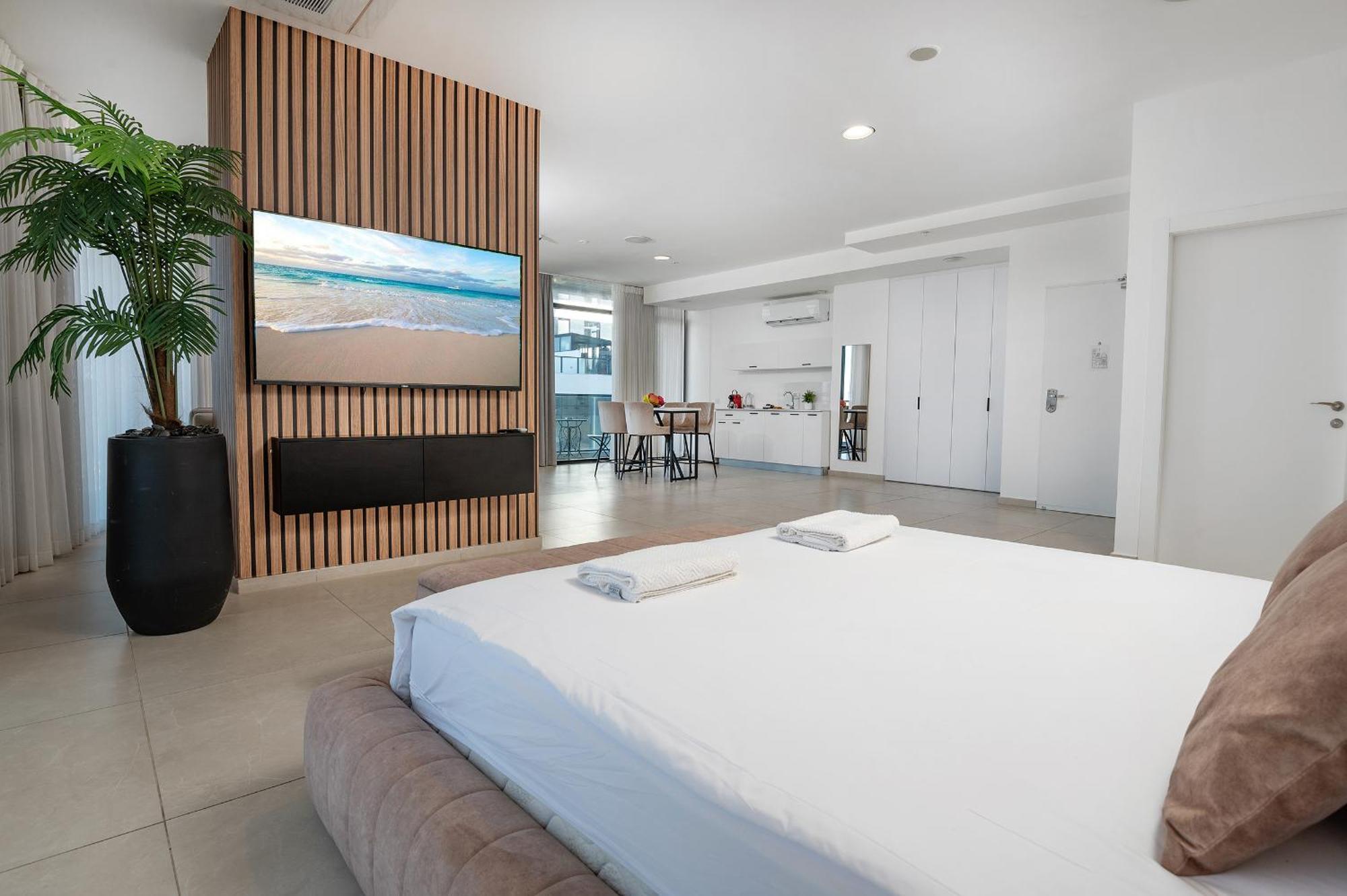 Hi-Yam Seaview Apartments & Suites - יש ממ"ד Bat Jám Szoba fotó