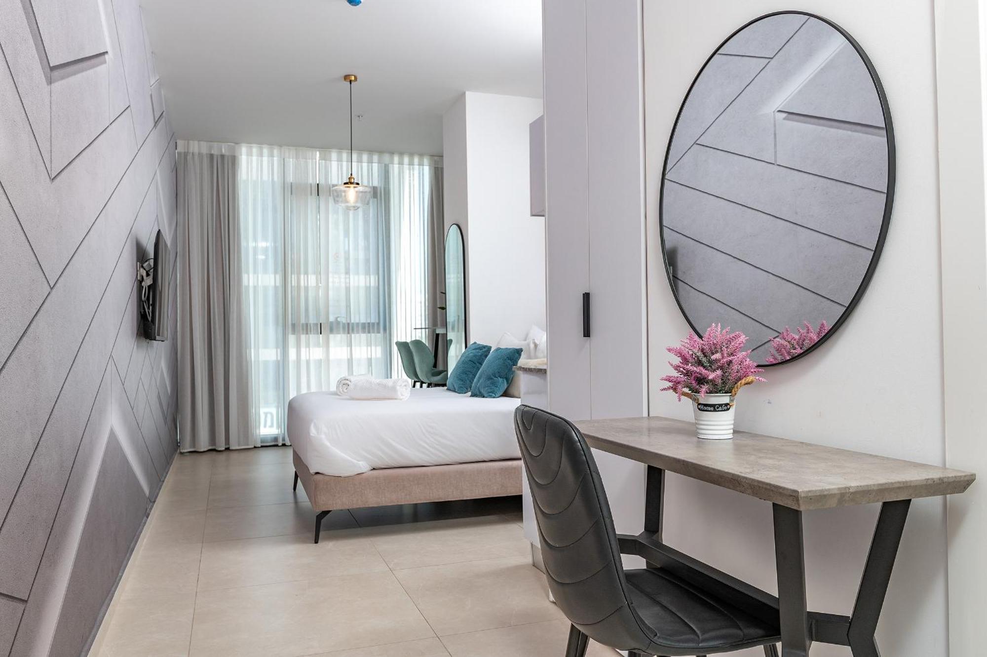 Hi-Yam Seaview Apartments & Suites - יש ממ"ד Bat Jám Szoba fotó