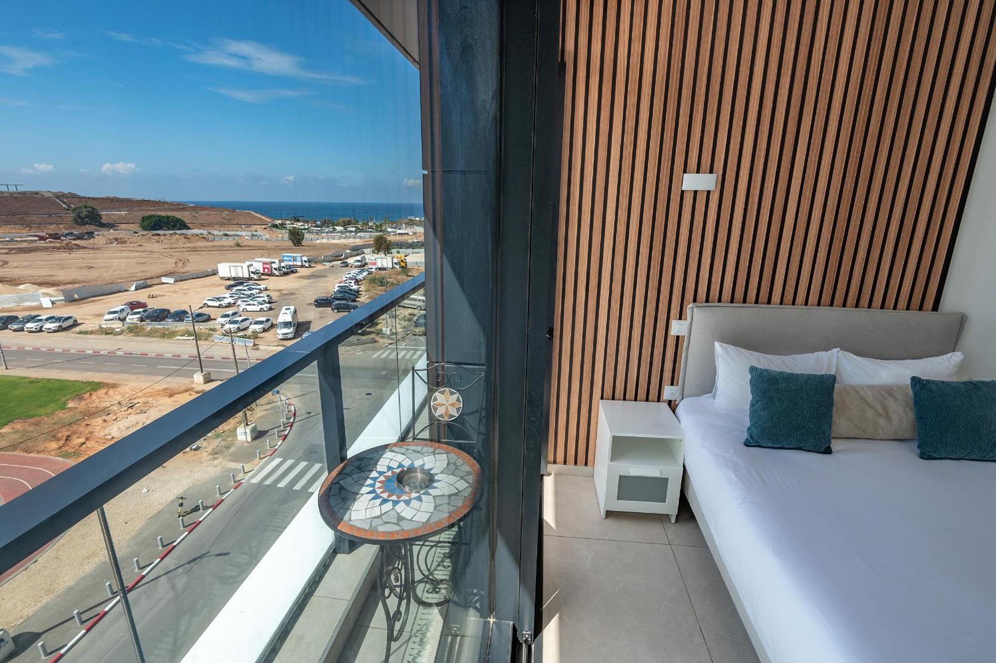 Hi-Yam Seaview Apartments & Suites - יש ממ"ד Bat Jám Szoba fotó